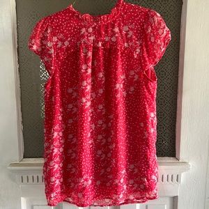 LN women’s Joie pink floral top with cap sleeves and ruffle details size small